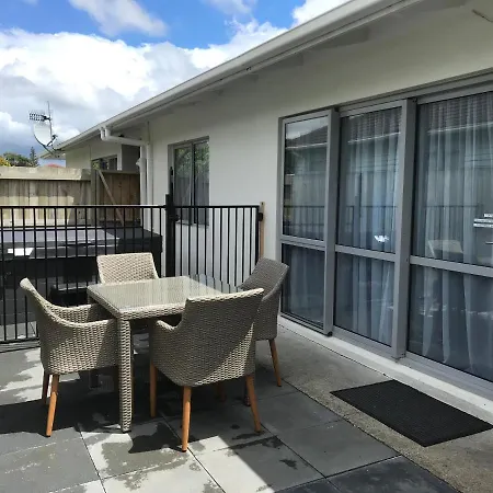Rose Apartments Central Rotorua- Accommodation & Private Spa Exterior photo