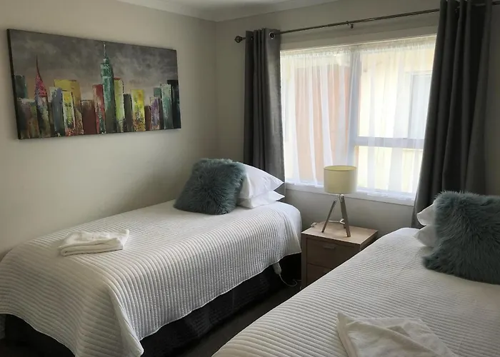 Rose Apartments Central Rotorua- Accommodation & Private Spa